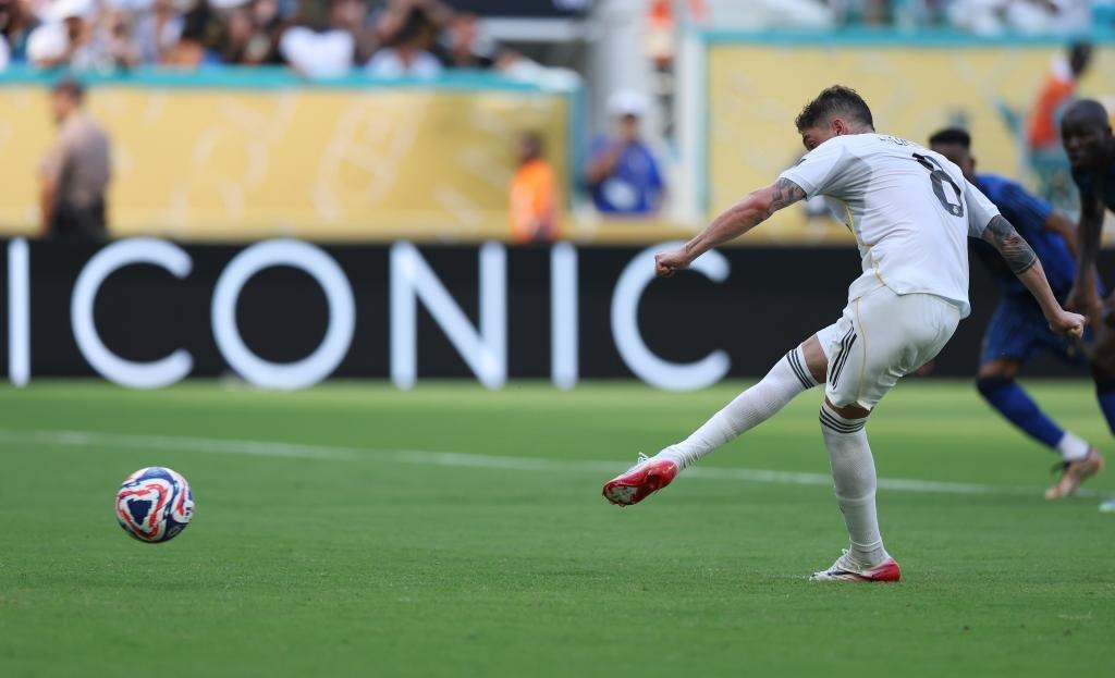 特雷·杨被交易至奇才 老鹰得到麦科勒姆和基斯珀特